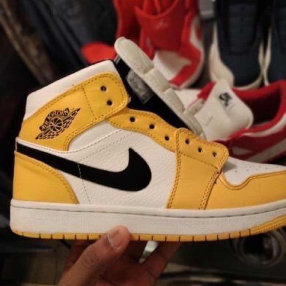 they were worn 3-4 times - Picture 1 of 1